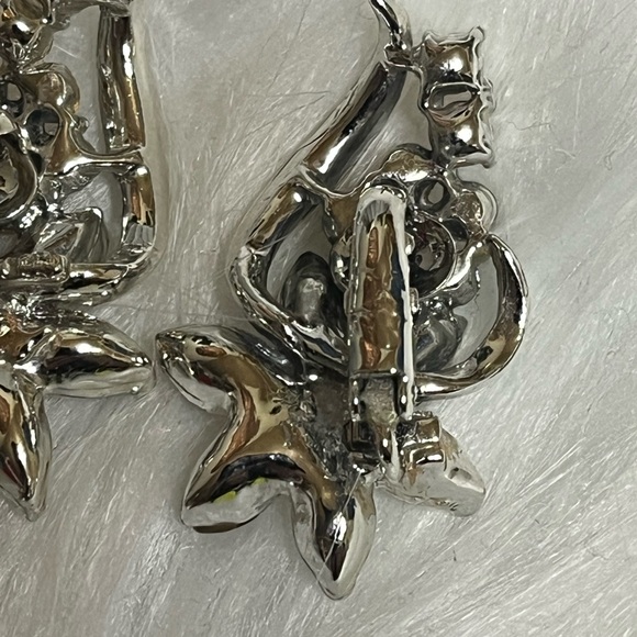 Vintage Coro Floral Clip On Earrings - Picture 5 of 10